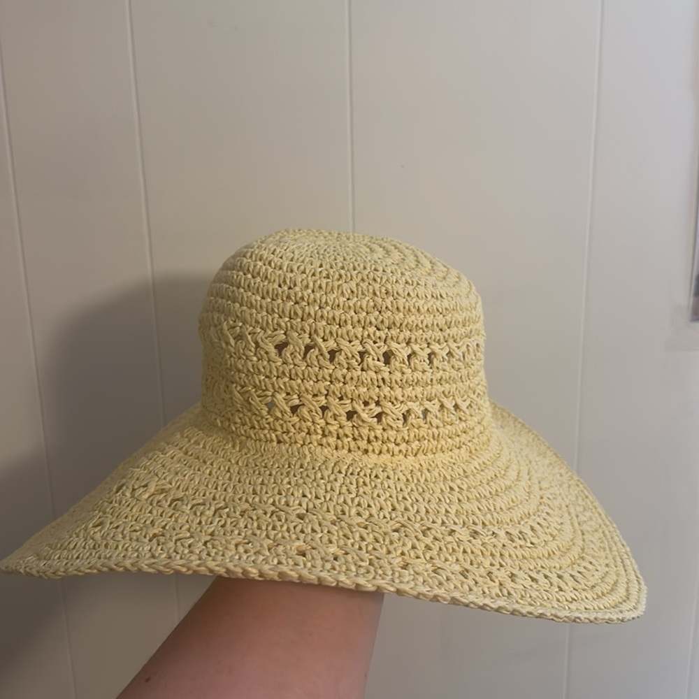 Yellow Sunhat - Picture 2 of 3